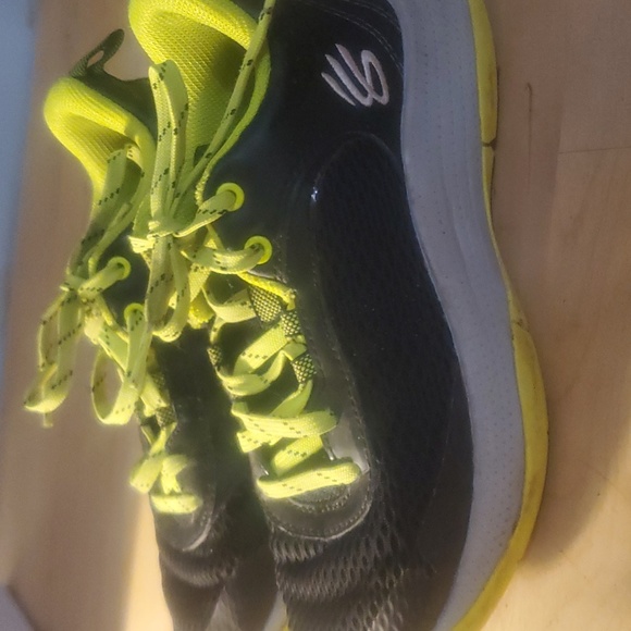 Under Armour Curry 3Z6 Black Green Boys - Picture 2 of 4